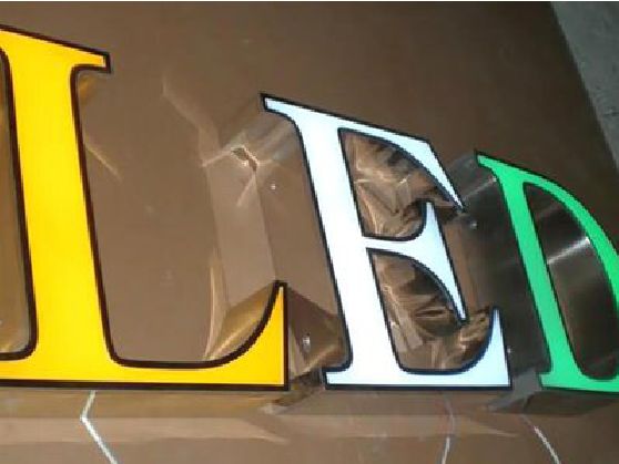 马山介绍LED招牌的基础知识。